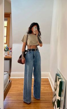 Elwood Clothing, Wide Leg Jeans Outfit, Queer Fashion, Clothing Jeans, Looks Street Style, Causual Outfits, Looks Style, Looks Vintage, Retro Outfits