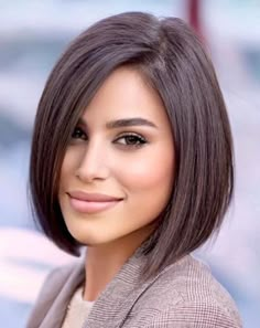 Bob Pendek, Oval Face Haircuts, Bob Haircut For Fine Hair, Red Fall, Bob Hairstyles For Fine Hair, Short Bob Haircuts, Haircuts For Fine Hair, Medium Hair Cuts, Short Bob Hairstyles