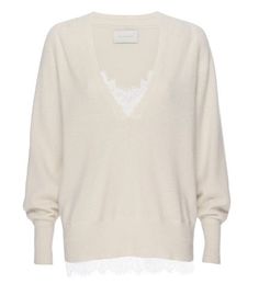 Lightweight, yet warm, the wool and cashmere blend make it as cozy as it is sophisticated. I Fall To Pieces, Perfect White Tee, Layered Sweater, Sweater Layering, Belted Pants, Romantic Lace, Chantilly Lace, Fall Winter 2024, Side Split