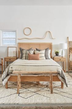 Interior Design Inspo Bedroom Inspo Neutral, Headboard Rattan, Headboard Boho, Beni Rug, Bedding Neutral, Cane Headboard, Bed Boho, Rattan Bedroom, Boho Bed