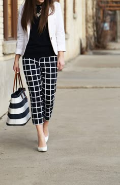 windowpane. Mac Please Me, Beginning Of Fall, Look Office, Please Me, Bag Michael Kors, Dressy Pants, Window Pane, White Heels, In The Beginning