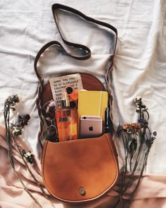 Noor Unnahar Siddique on Instagram: “meet my bag essentials y'all ✨   // flatlay beige aesthetic tumblr indie pale hipsters aesthetic style fashion bag crossbody, instagram creative photography ideas inspiration, artists what's in my bag, dry flowers white // Noor Unnahar, You Are My Superhero, Book Flatlay, Hipster Aesthetic, Tokyo Street Fashion, Style Indie, Bag Aesthetic, 90's Fashion, What In My Bag