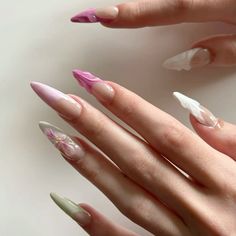 Almond Nails Cool Designs, Baby Color Nails, Nails Ideas Almond, Elegant Almond Nails, Trendy Almond Nails, Outfits Asian, Viral Aesthetic, Unghie Sfumate, Kutek Disney