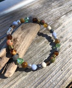 Funky Beaded Bracelets, Beaded Summer Bracelets, Hippie Bracelets Diy, Hippy Bracelets, Hana Aesthetic, Pretty Beaded Bracelets, Alternative Bracelets, Earthy Bracelets, Homemade Jewelry Bracelets