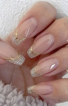 Sophisticated Nails, Elegant Touch Nails, Nails With Gold, Makeup Tip, Fancy Nails Designs, Valentine Nails, Colorful Nails, Bride Nails, New Year's Nails