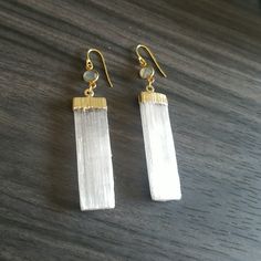 This Is A Very Dainty Selenite Wand With A Aa Quality 6mm Faceted Labradorite Vermeil Connector. My Earrings Are Usa Made, See Stamp On Photos For Vermeil 925 On Earrings. The Bezel For The Selenite Is Gold Plated In Order To Make The Bezel, I Will Include A Small Ziplock Where You Can Put Inside When Not In Use. Made In The Usa By Me In California With Love!!!<3 <3 <3 Metal Earrings Handmade, Selenite Wand, Selenite Wands, Stamped Jewelry, Treasure Chest, Metal Earrings, Earrings Handmade, Made In The Usa, Labradorite