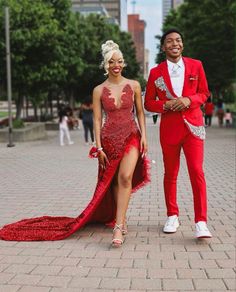 Red And Black Prom Ideas, Prom 2024 Black People, Red Couple Outfits, Red Prom Ideas, Dramatic Prom Dresses, Royal Blue Prom Suits, Hoco Photoshoot