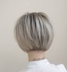 Hairstyle For Woman, Short Cropped Hair, 2020 Hairstyles, Longer Pixie Haircut, Gorgeous Gray Hair, Crop Hair, Short Shag Hairstyles, Chin Length Hair