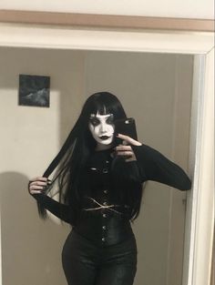 Woman Horror Costumes, Goth Costumes Halloween, Halloween Costumes For Goths, The Crow Outfit, The Crow Costume Female, The Crow Halloween Costume, The Crow Makeup For Women, Horror Cosplay Female, Female Halloween Costumes 2023