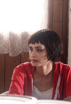 shannyn sossamon (wristcutters)......I love her hair!!! Short Bangs, Super Hair, Fringe Hairstyles, Long Bob Hairstyles, Hair Images, Long Layered Hair, Haircuts For Long Hair