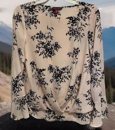 Vince Camuto Chiffon Blouse Top Pink Black Floral Crew Neck Long Sleeve Size XS Chiffon Tops Blouses, Chiffon Blouse, Blouse Top