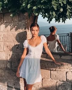 Italian Dress Aesthetic, Australian Summer Outfits, Eastern European Fashion, Cruise Vacation Outfits, Feminine Clothes, Australian Summer, Trip Outfit, Cruise Fashion, Euro Summer