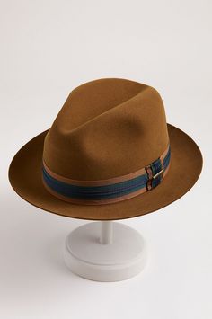 70s Hats, Fedora Hat Style, Mens Fedora, Hat Stores, Hats Fashion, Head Style, Fedora Hats