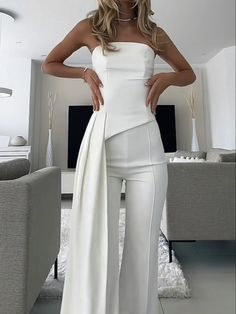 Wedding Party Pants Outfit, White Outfit For Graduation, Prom Jumpsuits Women, White Formal Jumpsuit Classy, White Elegant Jumpsuit Classy, Graduation Elegant Outfit, Pant Suit Graduation Outfit, White Outfit Graduation, White Jumpsuit Wedding Classy