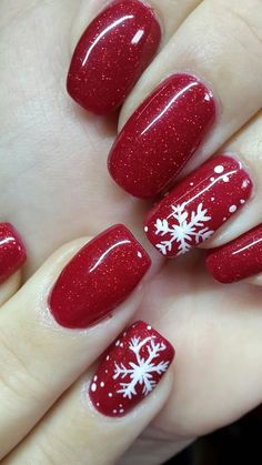 50 Festive Christmas Nail Art Designs To Wow This Season Holiday Nail Designs, Cute Christmas Nails, Christmas Nail Art Designs, Red Nail, Winter Nail Designs