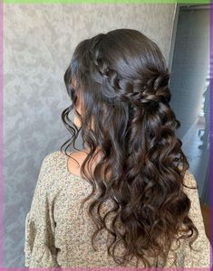 Hair Down Quinceanera Hairstyles – Butterflies In Hair The Newest Mehendi Hairstyle Curled Hairstyles For Wedding Bridesmaid, Hairdo For Long Hair Formal, Long Curly Hair Formal Styles, Dama Hairstyles Quinceanera, Butterflies In Hair, Cotillion Hairstyles, Long Prom Hairstyles, Hair Down Quinceanera Hairstyles, Down Quinceanera Hairstyles