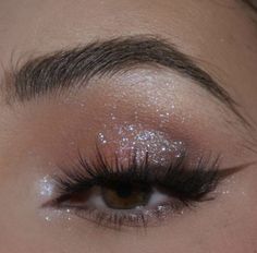 Make Up Tattoo, Make Up Aesthetic, Make Up Nails, Prom Eyes, Eye Makeup Tutorials, Up Aesthetic, Eyeliner Techniques, Shimmer Eye Makeup