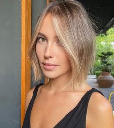 Fine Hair Bob, Light Auburn Hair, Haircut Bob, Wedding Hair Colors, Blonde Hair Transformations, French Bob, Asian Short Hair, Blonde Hair Looks