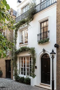 Grey Stucco House Exterior White Trim, Stone And Stucco House Exterior, Grey Stucco House Exterior, San Francisco Townhouse, White Stucco Exterior, Smooth Stucco, White Stucco House, Light Goth, English Townhouse