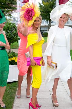 Horse Races Outfit, Horse Race Outfit Dresses, Derby Dresses And Hats Outfit, Races Dresses, Kentucky Derby Party Attire, Horse Race Outfit, Ladies Day Outfits, Glam Garden, Kentucky Derby Attire