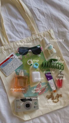 Summer Tote Bag, Summer Bag Essentials, Carry On Bag Essentials, Beach Bag Essentials, Goyard Wallet, Emergency Bag, Aesthetic Bags