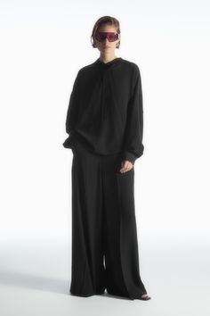 SILK WIDE-LEG TROUSERS - BLACK - COS Cos Trousers, Silk Wide Leg Pants, Tailoring Jeans, Black Wide Leg Trousers, Utility Style, Flowy Pants, Oversized Blouse, Sleeves Clothing, Tshirt Skirt