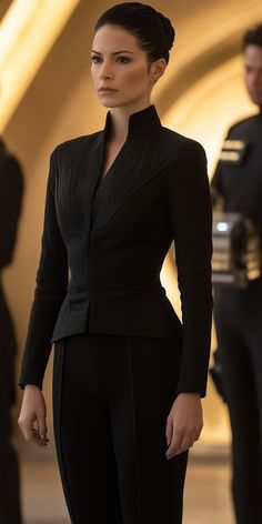 Sci Fi Outfits, Stylish Business Outfits, Suit Man, Look Boho Chic, Classy Suits, Woman In Black, Woman Suit Fashion, Uniform Fashion, Classy Work Outfits