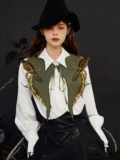 Classy Blouses, Diy Vetement, Detachable Collar, Animal Embroidery, 자수 디자인, Collars For Women, Moda Vintage, Small Birds, Fantasy Fashion