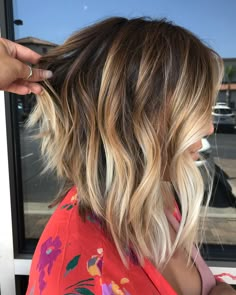 Long Choppy Textured Bob, A Line Balayage Hair, Deep Bob Haircut, Brunette Balayage Hair Short Fine, Short Bob Haircut With Highlights, Toasted Coconut Hair Color Short, 2023 Hair Trends For Plus Size Women, Blonde Bob Highlights Low Lights, Shoulder Length Boliage Hair