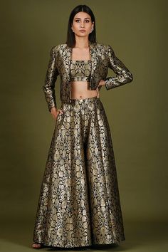 Black & Gold Brocade Silk Jacket Lehenga Set Design by Soniya G at Pernia's Pop Up Shop 2023 Traditional Jackets For Women Indian, Indian Outfits Modern, Trendy Outfits Indian, Floral Print Jacket, Indo Western Dress, Indian Dresses Traditional, Brocade Dresses, Designer Dresses Casual, Stylish Party Dresses