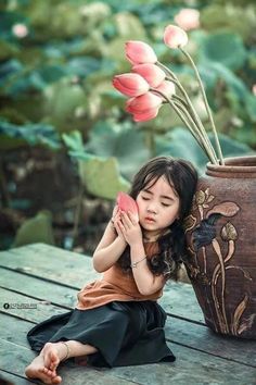 Kids Around The World, People Of The World, 인물 사진, Children Photography, A Flower, Beautiful Pictures, Portrait Photography, Persona, Art Photography