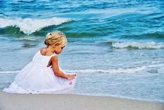 She sells seashells down by the seashore Family Beach, Beach Photos, The Sand, Cute Photos, Ocean Waves, Beach Photography, Enjoy Life, Beach Life, Beach Pictures