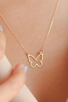 #customjewelery #stonebeads #polishedstonejewelry #polishedrockjewelery #goodwilljewelery #makefortune #howtomakeanecklacewithastone #necklace #stonechain Chain Butterfly, Medical Wallpaper, Hand Jewelry, Butterfly Pendant, Gorgeous Jewelry, Pretty Jewellery, Weeding