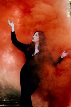 Turn up the drama in your autumn shots with smoke bombs! #smokebomb #smokebombs #smokeeffect #smokebombphotography #smokebombphotos #smokebombphotoshoot #photoshootinspiration #photoshootinspo #photography #photographer #couplesphotoshoot #couplesphotoshootinspo #portraitphotography The Drama