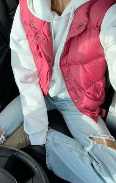 Pink Vest, Cold Outfits, Cute Winter Outfits, Simple Trendy Outfits, Cute Everyday Outfits, Cute Simple Outfits, Really Cute Outfits, Outfit Inspo Fall, Preppy Outfits