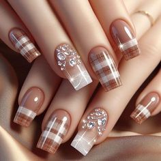 Country Nail Designs, Daisy Acrylic Nails, Yeri Mua, Fancy Nail Art, Xmas Nail Art, Chic Nail Art, Gold Nail Designs, Fingernail Designs