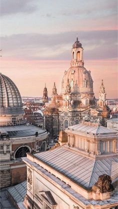 an aerial view of some buildings in the city