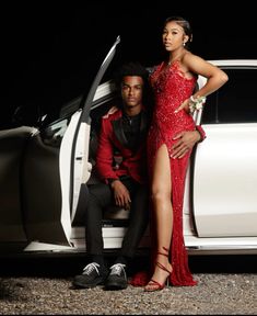 Car Prom Photoshoot, Prom Car Pictures, Prom Ideas Couples, Prom Pictures With Car, Couple Poses For Prom, Matric Dance Photoshoot Ideas, Red Prom Couple, Aesthetic Prom Pictures, Prom Date Poses