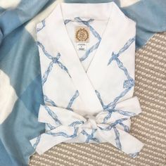 The Ready or Not Robe will be sure to make your mornings brighter. Now in Buckhead Blue, this Belle Meade Bow robe is Peruvian Pima Cotton perfection! Don't worry, we even have pockets placed on the front of this robe making it extra cozy! Delivery Robe, Beaufort Bonnet Company, Beaufort Bonnet, Blue Florals, Font Styles, Vacation Outfits, Monogram Letters, Pima Cotton, Don't Worry