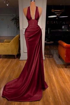 1 new message Hollywood Dress Up Ideas, Hollywood Dresses Prom, Prom Dresses Halter Neck, Red Prom Dress Elegant, Md Dresses, Prom Dresses V Neck, Hollywood Gowns, Matric Dress, Prom Dress Elegant