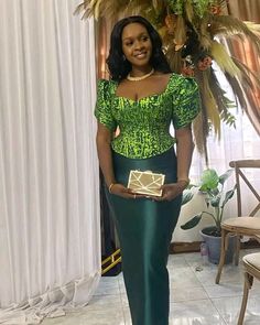 Brocade Tops Classy, Ankara Two Piece Outfit Skirt, Brocades Fashion, Brocade Skirt And Top, Ankara Wedding Guest Outfit, Skirt And Blouse Designs, Brocade Dress Styles, Lace Dress Wedding Guest