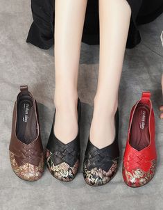 Features: 
 Item Type:Printed retro flat shoes 
 Gender: Women 
 Main Material: Cowhide 
 Heel Type: Flat 
 Upper: Cow Leather 
 Heel Height: Low (1-3 cm) 
 Season: Fall/ Spring 
 Closure Type: Slip-on 
 Color: Red, Black, Brown 
 Size:35-40 Comfortable Walking Shoes Women, Casual White Sneakers, Soft Sole Slippers, Leather Flats Women, Leather Strap Sandals, Strap Sandals Women, Walking Shoes Women, Leather Sandals Flat, Chunky Heels Sandals