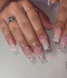 Simple Pink Nails, Manicure Nail Designs, Pink Ombre Nails, Diy Acrylic Nails, Floral Nail, Edgy Nails, Beige Nails, Colorful Nails, Girly Acrylic Nails