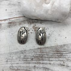 Vintage Navajo Sterling Silver Etched/Carved Oval Large Post Earrings Will Be Favorites In Your Jewelry Wardrobe Or Gift To Someone Precious In Your Life. Measures 1 1/4” Long 3/4” Wide, Weighs 7.6 Grams. Please Let Me Know If You Have Any Questions. Have A Fabulous Day! Linda Have A Fabulous Day, Jewelry Wardrobe, Oval Earrings, Oval Earring, Vintage Navajo, Earrings Color, Post Earrings, Jewelry Earrings, Let Me