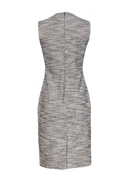 Go for a polished tweed number from Theory for some professional polish! Made with a sleek sheath silhouette, grab this classic piece and pair it with your favorite glasses and oversized blazer for a collegiate look. Size 6 47% Cotton, 34% Viscose, 7% Acrylic, 6% Elastane, 6% Polyamide Sheath silhouette Textured tweed Rounded neckline Zippered back Some light wear on material on back hem Waist 28" Bust 34" Total length 41" Uniform Shop, Sweater Trends, Buy Shoes Online, Oversized Blazer, Size 6 Dress, Touch Up, Sweater Weather, Sheath Dress, Round Neckline