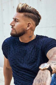 Curly Undercut, Undercut Designs, Undercut Styles, Undercut Men, Mens Hairstyles Medium, Face Shape Hairstyles, Cool Hairstyles For Men, Popular Haircuts