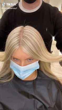 Blonde With Ashy Lowlights, Bright Blonde Hair With Root Tap, Icy Blonde Partial Highlights, Cold Blonde Hair Ash, Blonde Blended Hair, Blonde Highlights In Blonde Hair, Warm Light Blonde Hair, Bright Honey Blonde Hair, Warm Platinum Blonde Hair