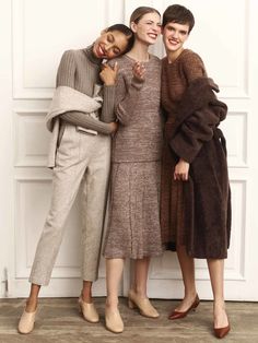 October Desserts, Group Poses, Portrait Poses, Fur Coat, Autumn Fashion, Lookbook, Beauty