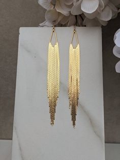 Vegas New Years, Gold Tassel Earrings, Earrings Triangle, Gold Earrings Wedding, Long Gold Earrings, Gold Fringe, Long Tassel Earrings, Fan Earrings, Bridal Gold Jewellery Designs