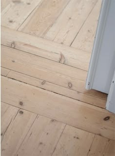 an image of wood flooring that looks like it has been stripped off from the outside